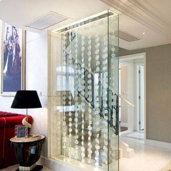 What and how to choose the decorative glass