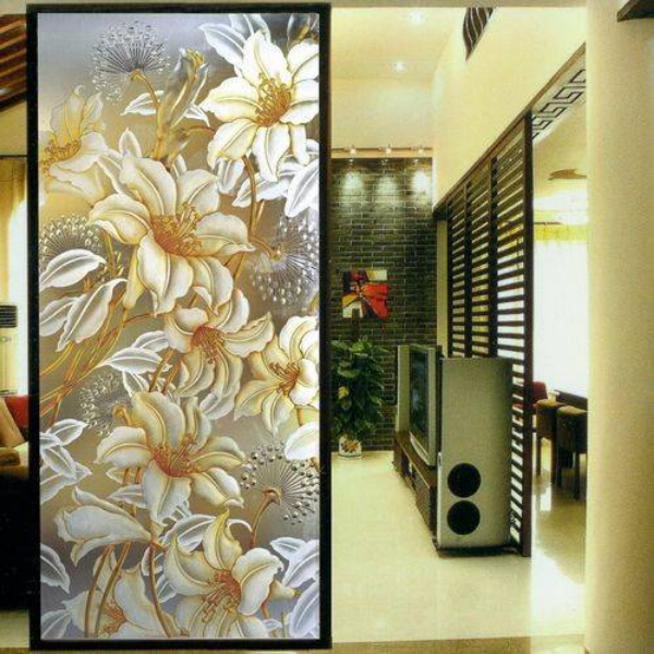 Decorative glass is also increasingly favored by designers and owners.