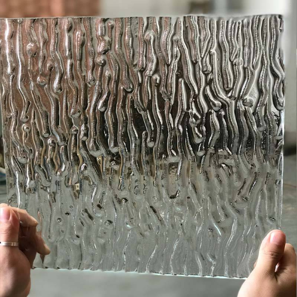 Ultra clear kiln textured glass